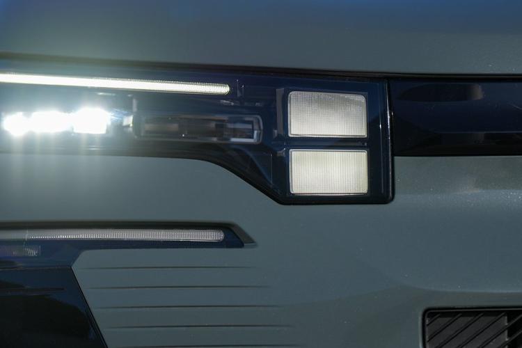 4037593 170kW Plus Long Range 97kWh 5dr Auto