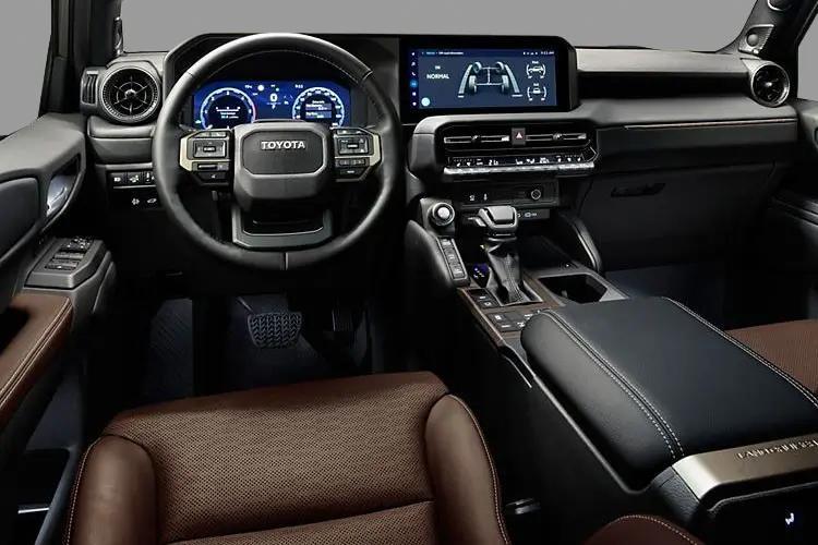 3942537 2.8 D-4D 204 Invincible 5dr Auto [7 Seat]