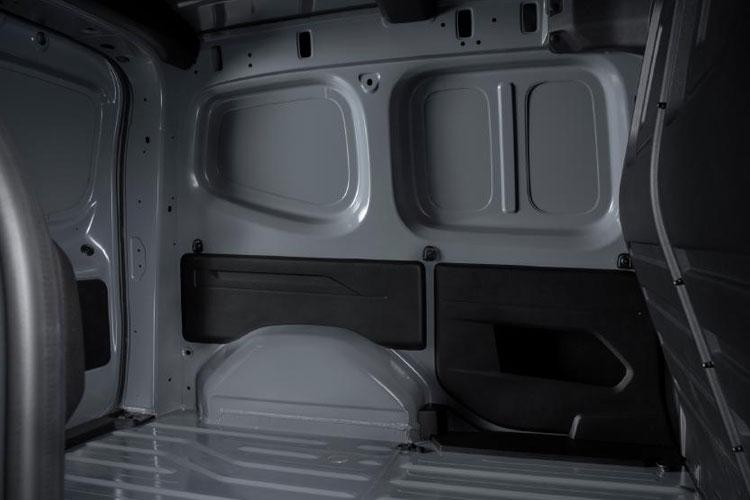 3989854 1.3 N-Connecta Crew Van Auto