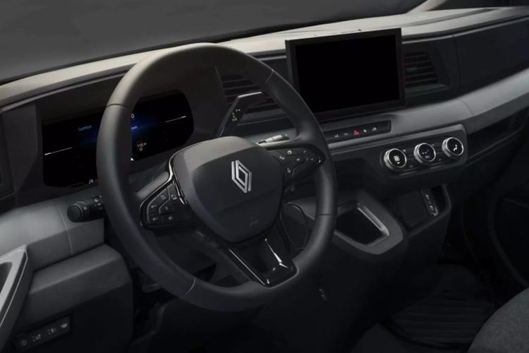 3943215 LL35 dCi 170 Advance Low Roof D/Cab Chassis Auto